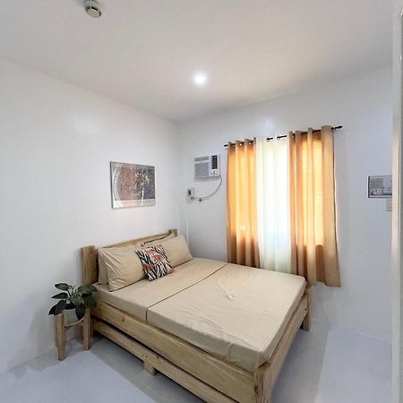 Sunnydale Apartelle -Room Accommodation Near Calatagan Beach Resorts Batangas Buitenkant foto