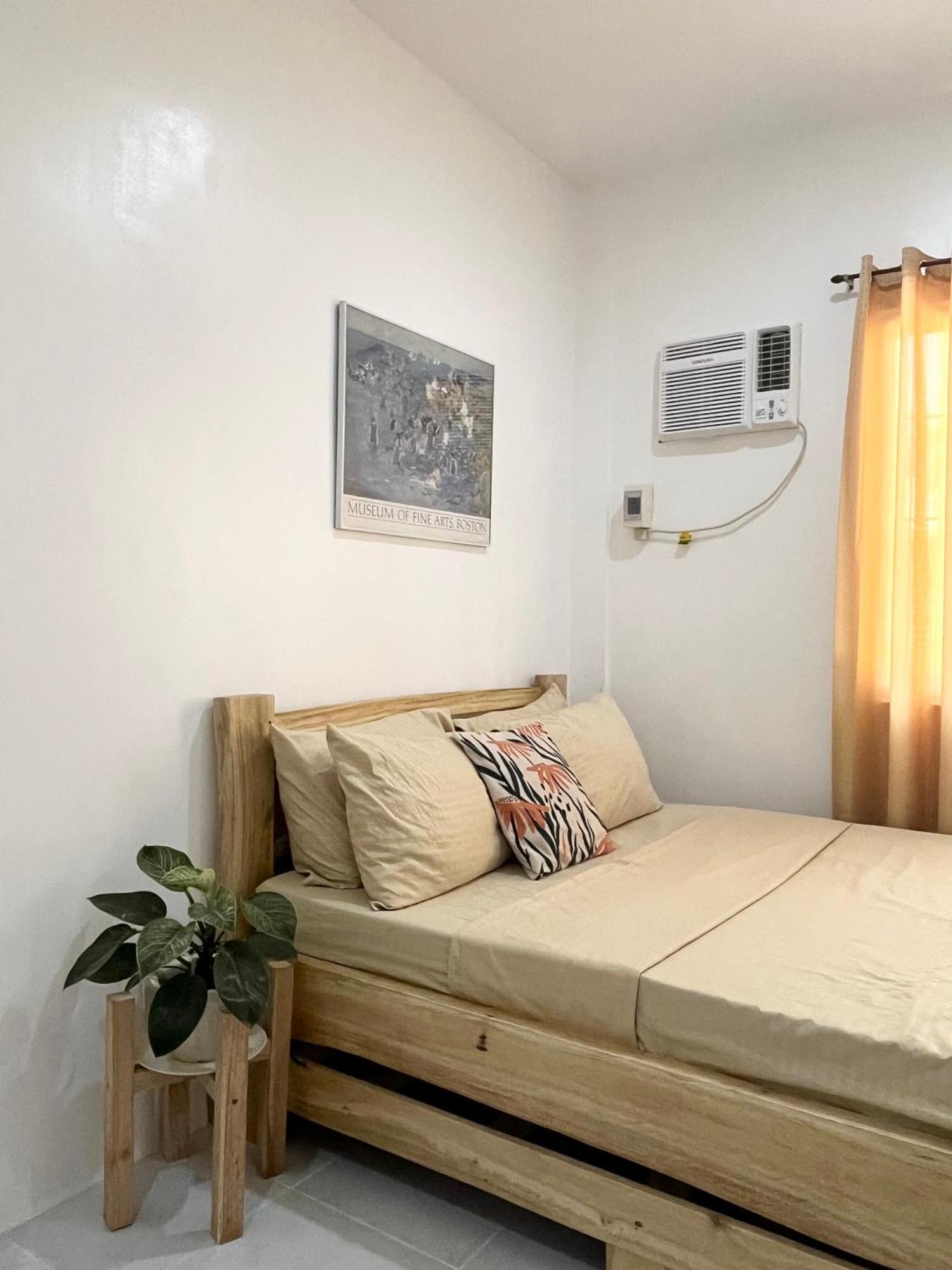 Sunnydale Apartelle -Room Accommodation Near Calatagan Beach Resorts Batangas Buitenkant foto