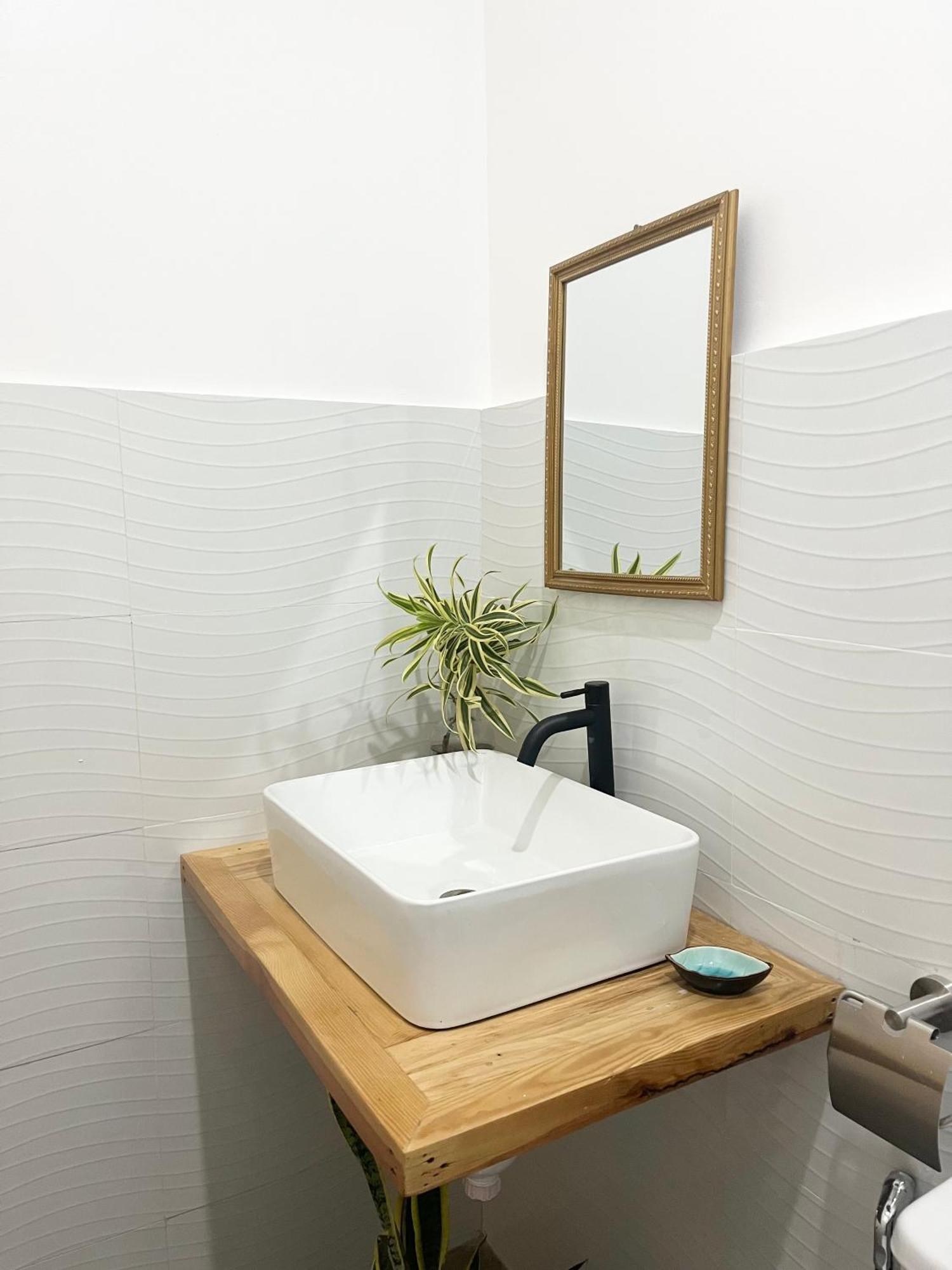 Sunnydale Apartelle -Room Accommodation Near Calatagan Beach Resorts Batangas Buitenkant foto