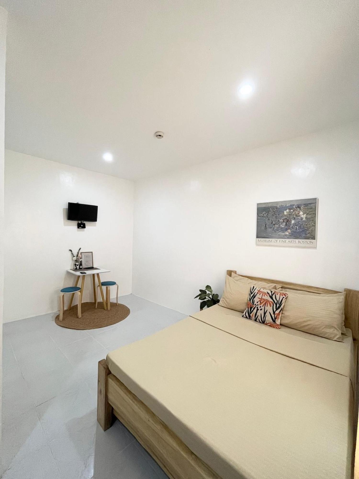 Sunnydale Apartelle -Room Accommodation Near Calatagan Beach Resorts Batangas Buitenkant foto